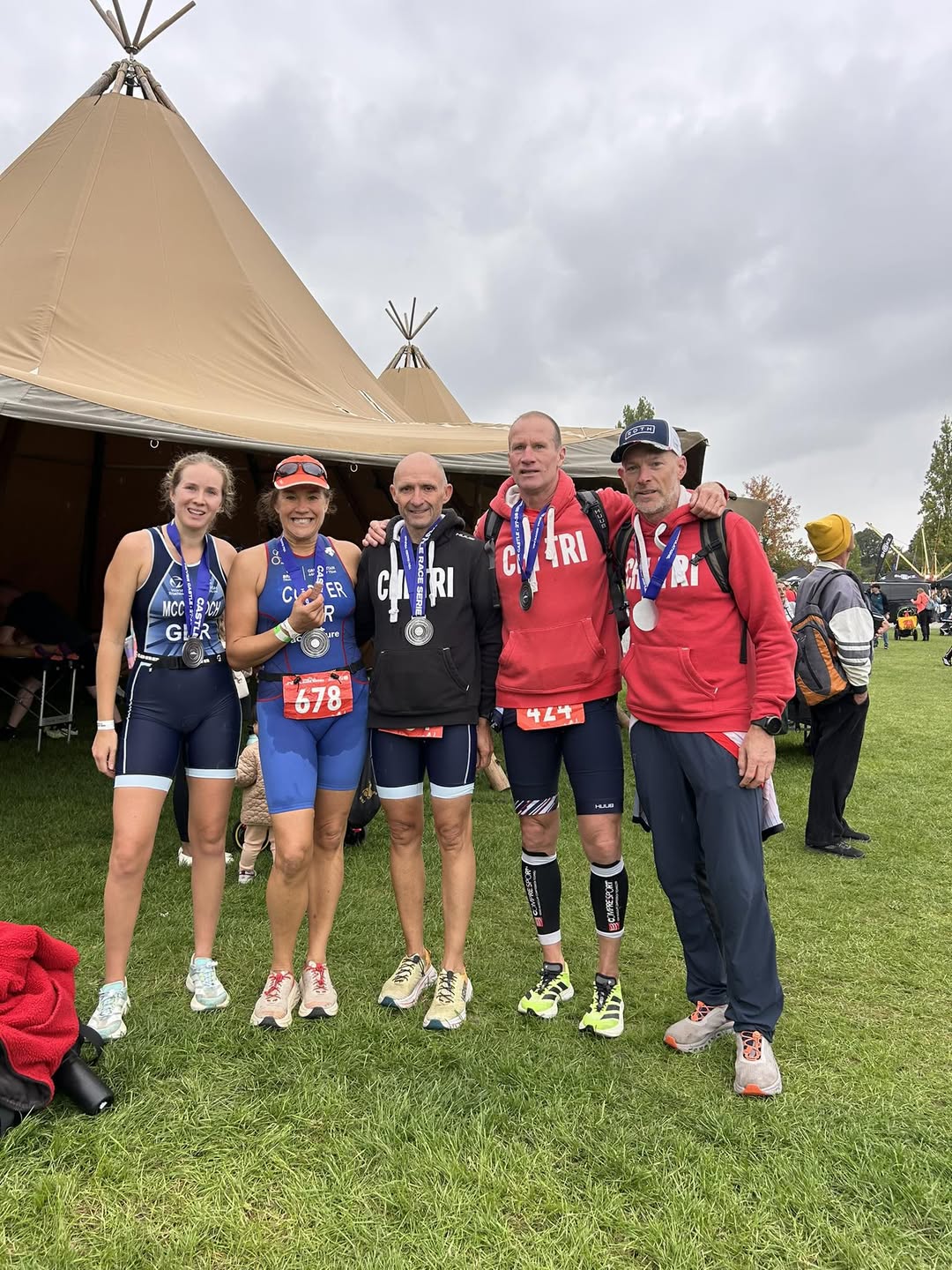 Hever castle Olympic distance triathlon Chi Tri Team photo